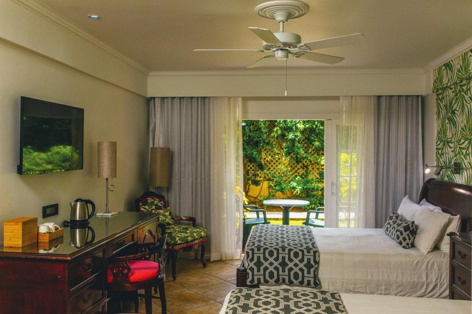 Coco Palm Hotel โกรส อิส์ลีต ภายนอก รูปภาพ