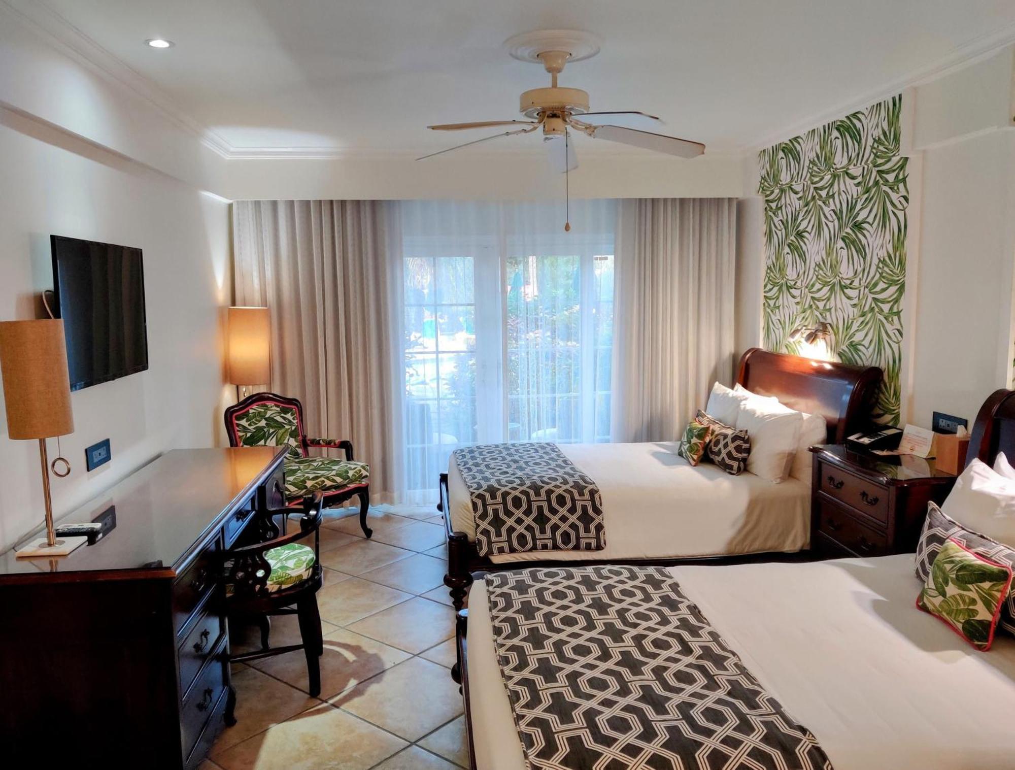 Coco Palm Hotel โกรส อิส์ลีต ภายนอก รูปภาพ