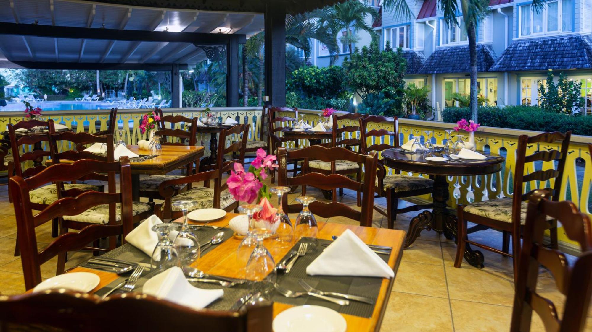 Coco Palm Hotel โกรส อิส์ลีต ภายนอก รูปภาพ
